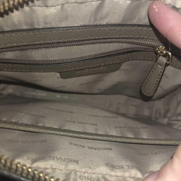 Michael Kors Canberra Elegant Gray Crossbody Bag - Picture 2 of 5